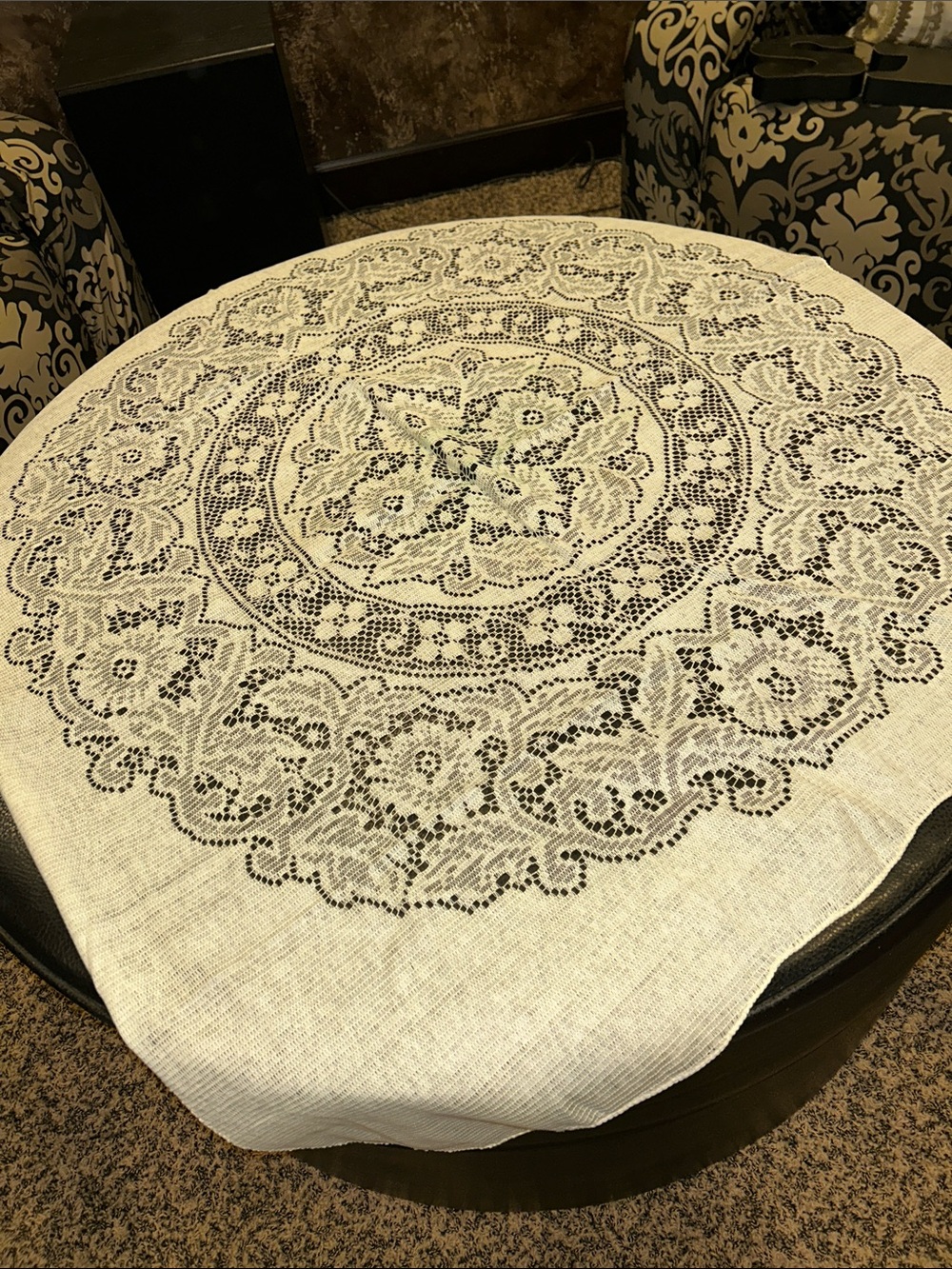 Cream Lace-Pattern Round Tablecloth - Classic Home Dining